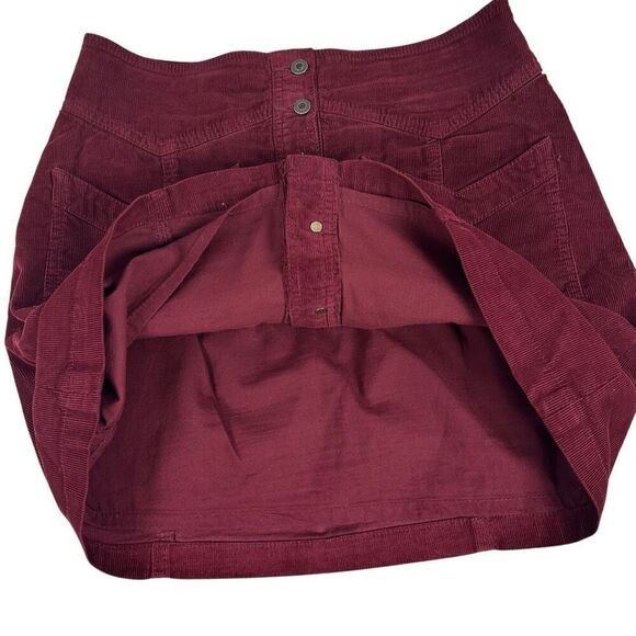 Free People Womens size 6  Skirt Mini Short Burgundy Corduroy Button Front - Picture 6 of 8